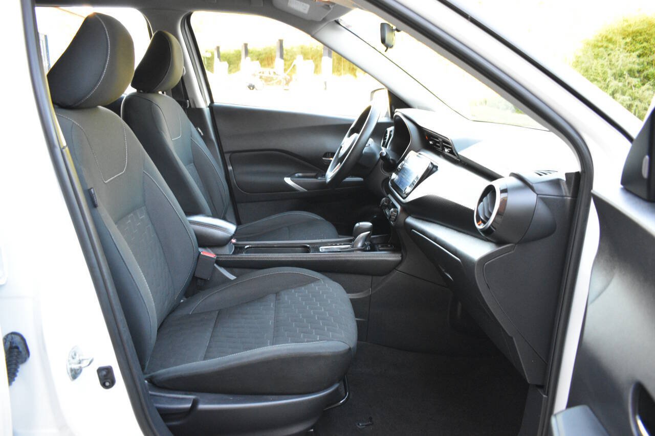 Used 2022 Nissan Kicks SV FWD image 8