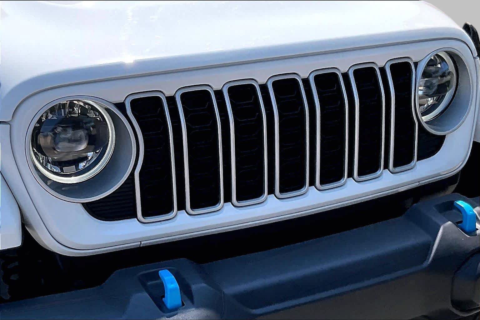 Used 2024 Jeep Wrangler Unlimited Sahara w/ Safety Group AWD/4WD image 28