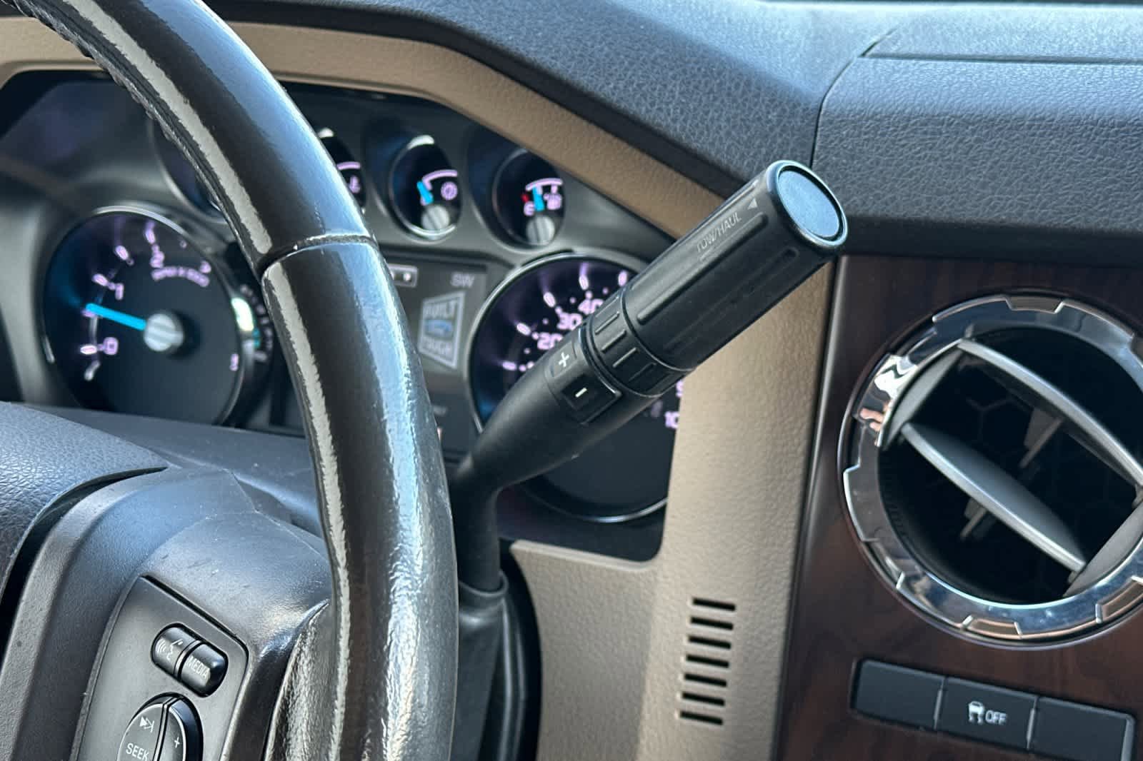 Used 2015 Ford F250 Lariat w/ Chrome Package image 22