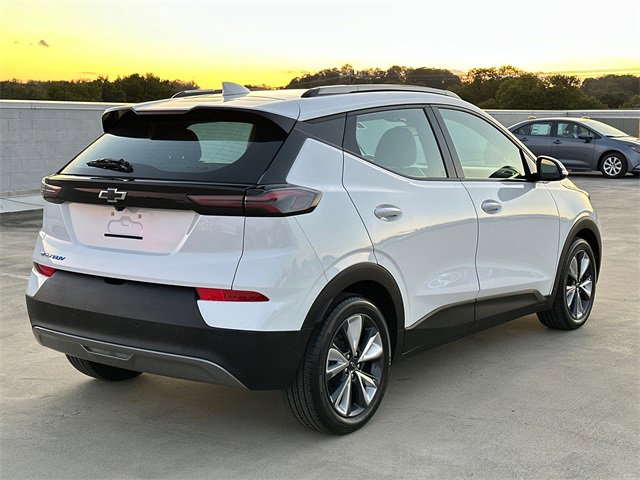 Used 2022 Chevrolet Bolt EUV LT w/ Convenience Package image 7