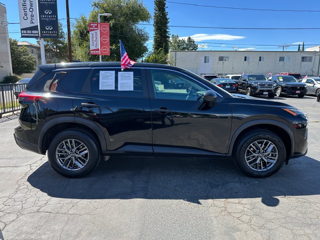 Used 2024 Nissan Rogue S FWD image 9