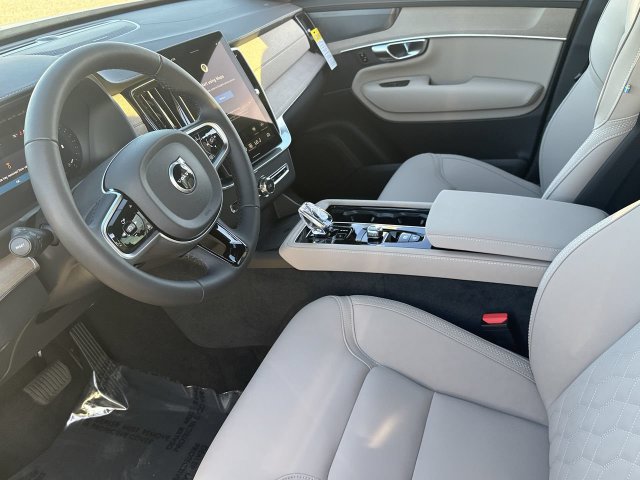 New 2026 Volvo XC90 B6 Plus w/ Protection Package Premier AWD/4WD image 18