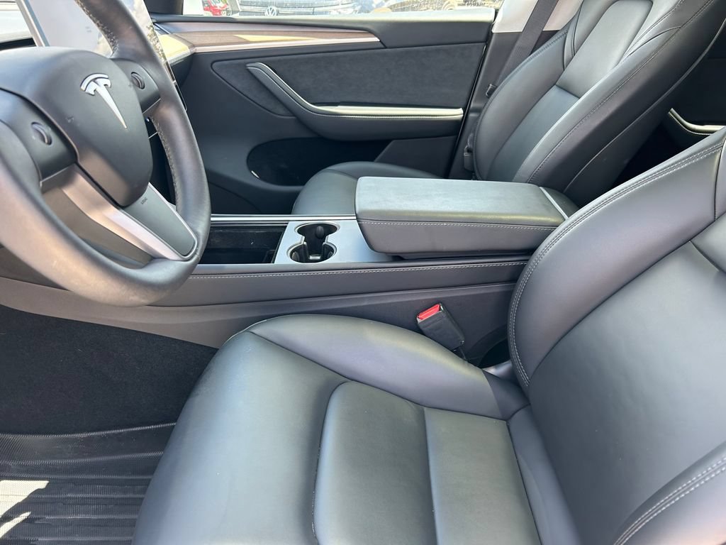 Used 2024 Tesla Model Y Long Range AWD/4WD image 11