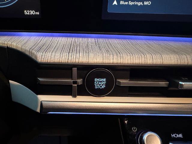 Used 2025 Hyundai Santa Fe Calligraphy image 12