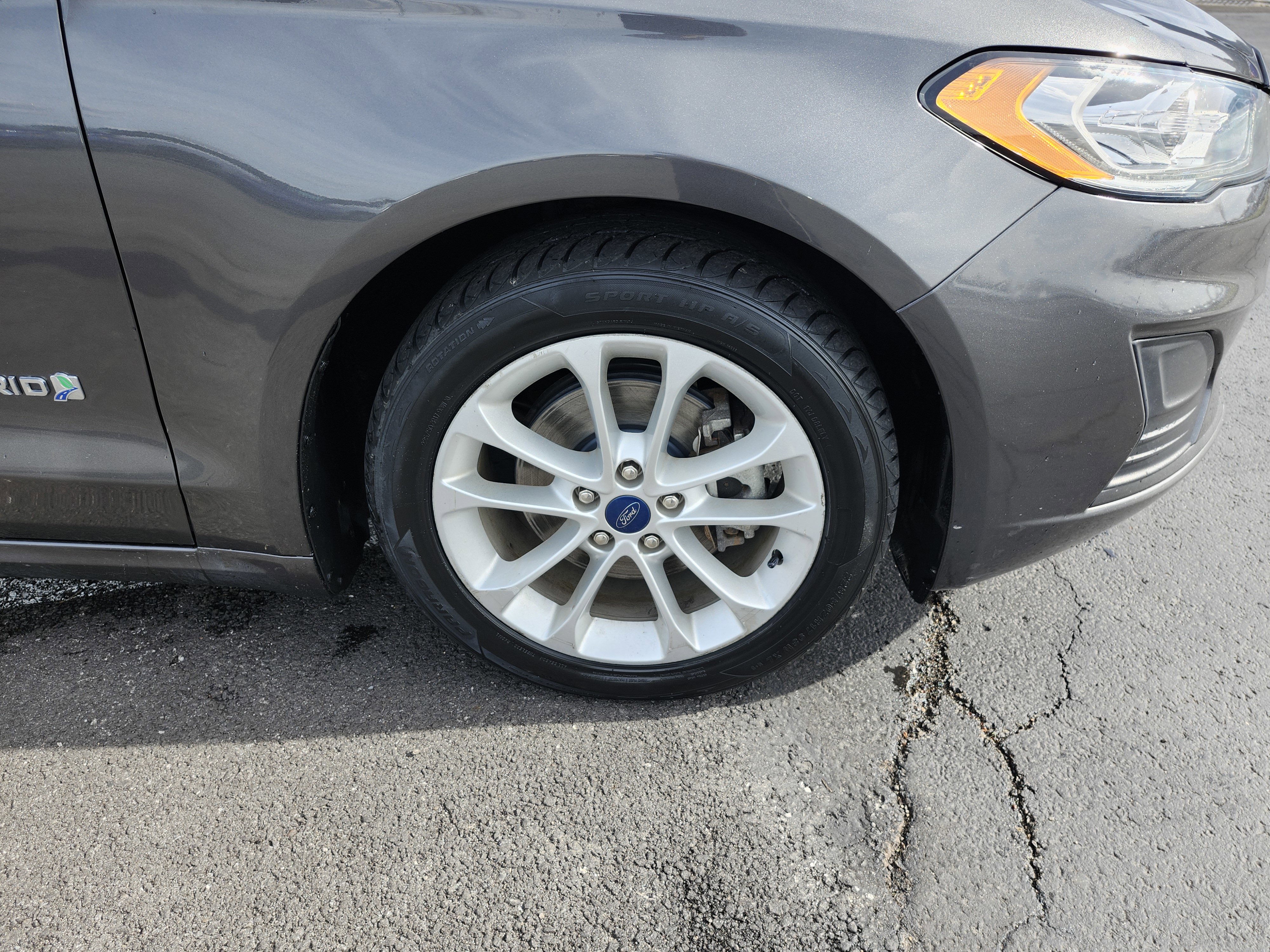 Used 2019 Ford Fusion SE FWD image 11