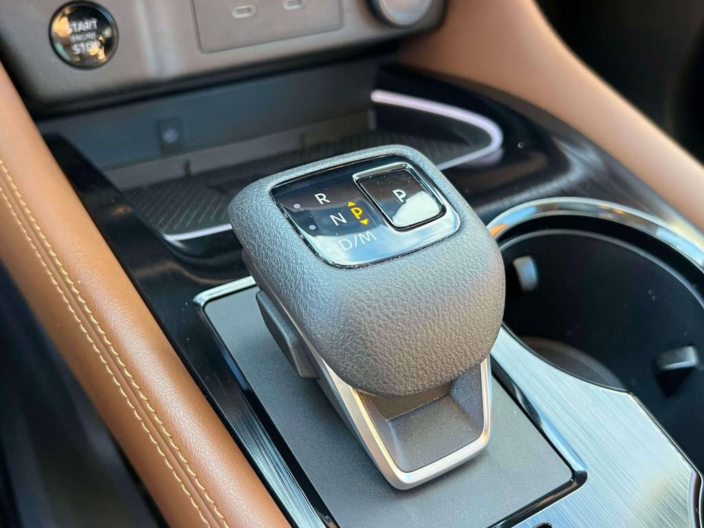 Used 2024 Nissan Rogue Platinum image 32