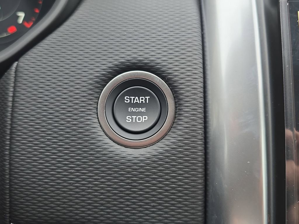 New 2026 Land Rover Discovery Dynamic SE image 27