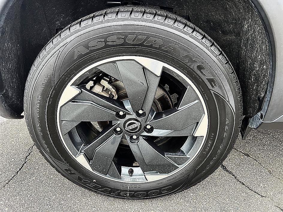 Certified 2024 Nissan Rogue SV AWD/4WD image 11