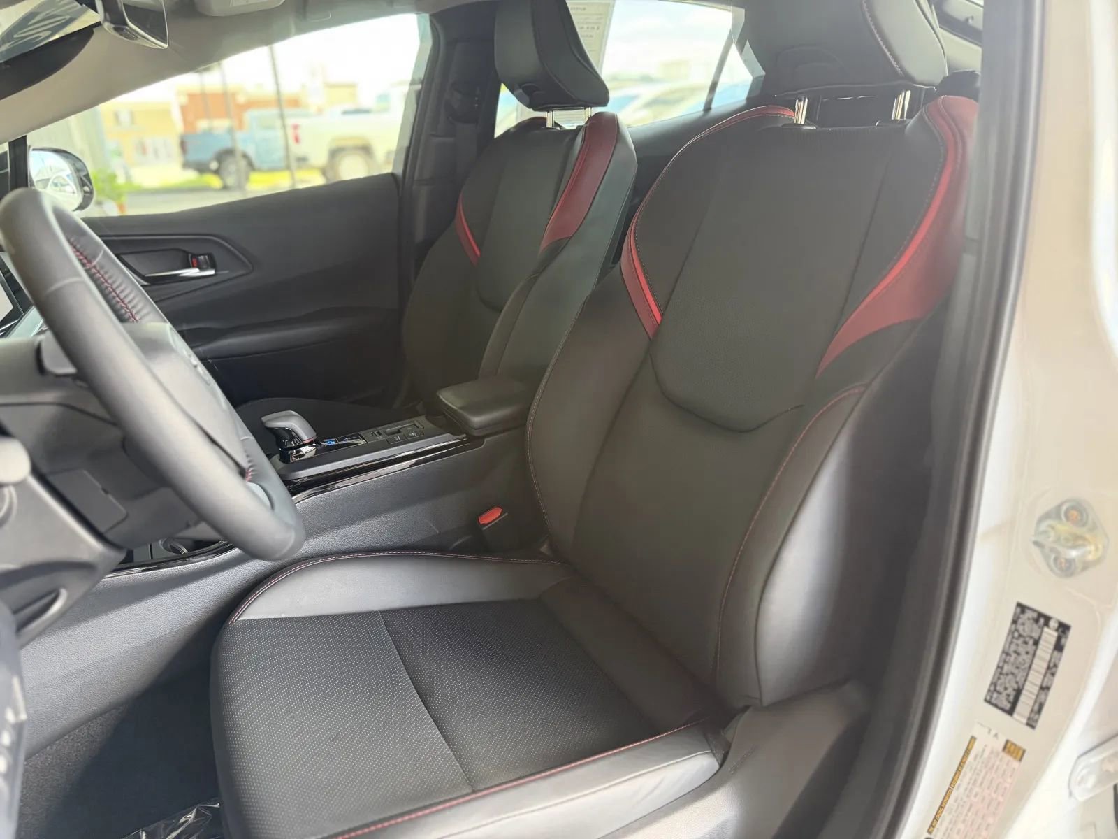 Used 2024 Toyota Prius Prime FWD image 15