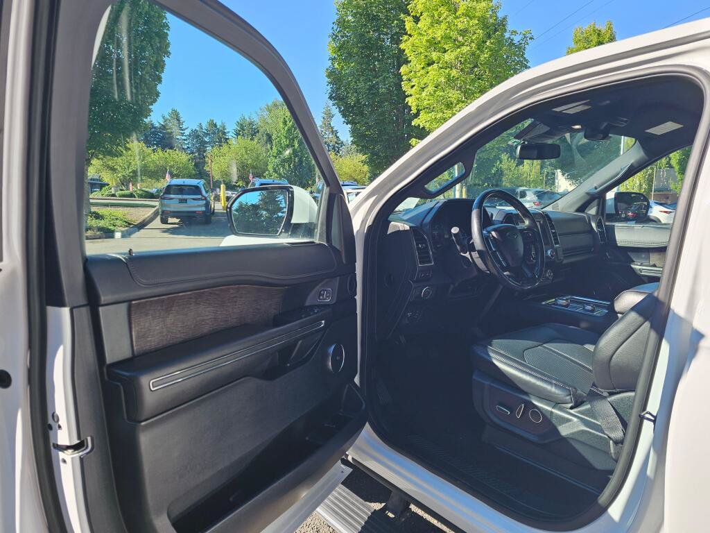 Used 2020 Ford Expedition Max Limited AWD/4WD image 24