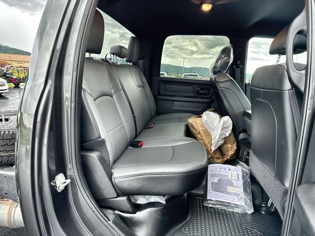 New 2024 RAM 3500 Tradesman w/ Chrome Appearance Group AWD/4WD image 19