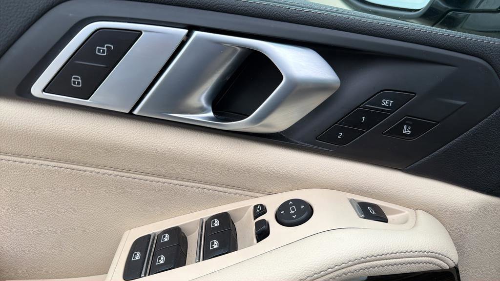 Used 2021 BMW X5 xDrive40i w/ Premium Package image 13