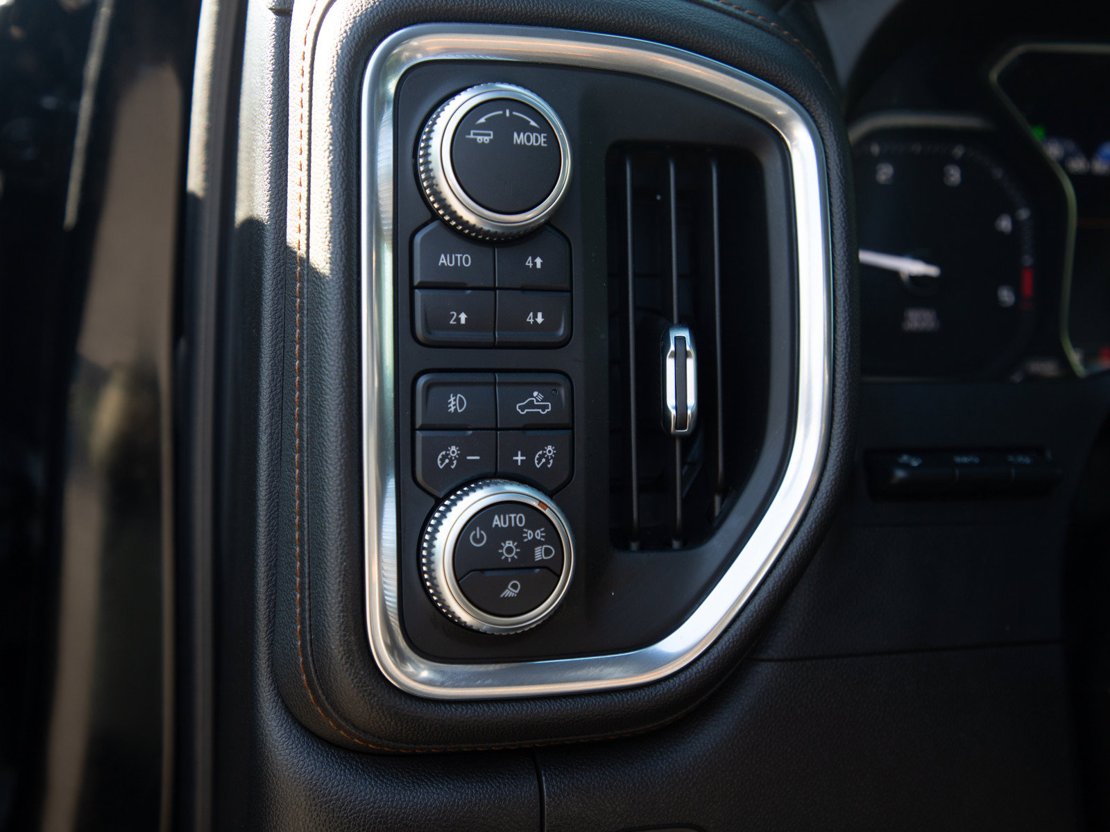 Used 2021 GMC Sierra 3500 AT4 w/ AT4 Premium Plus Package AWD/4WD image 28