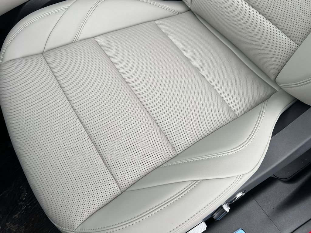 New 2026 Lincoln Nautilus Premier AWD/4WD image 9