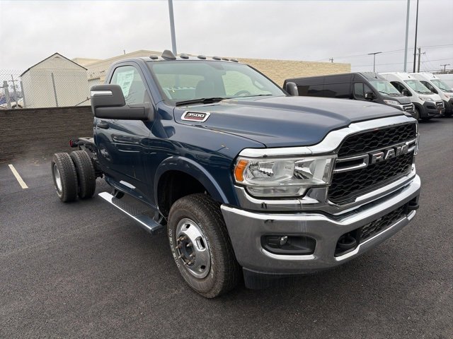 New 2024 RAM 3500 Tradesman