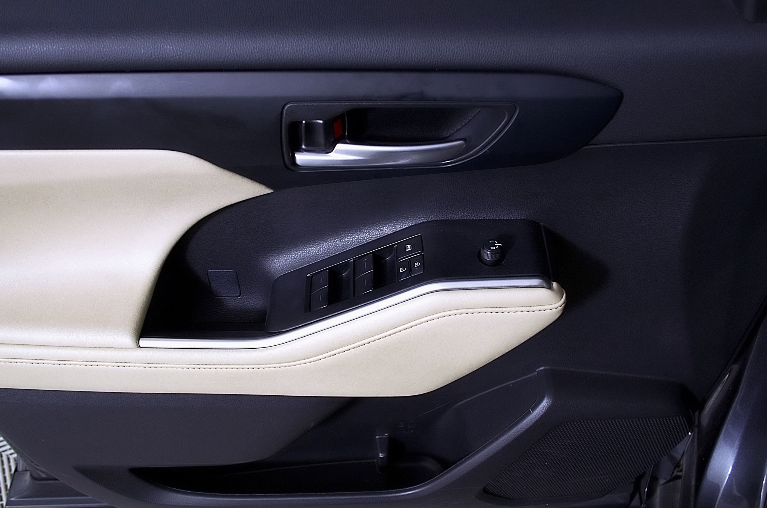 Used 2023 Toyota Highlander XLE image 19