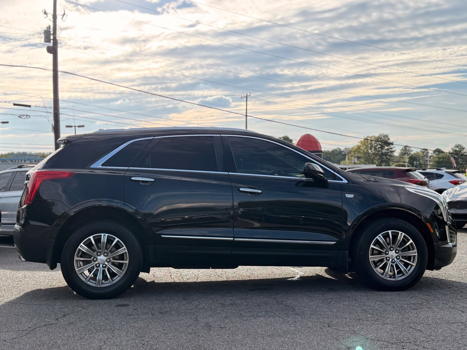 Used 2018 Cadillac XT5 Luxury w/ Driver Awareness Package FWD image 6