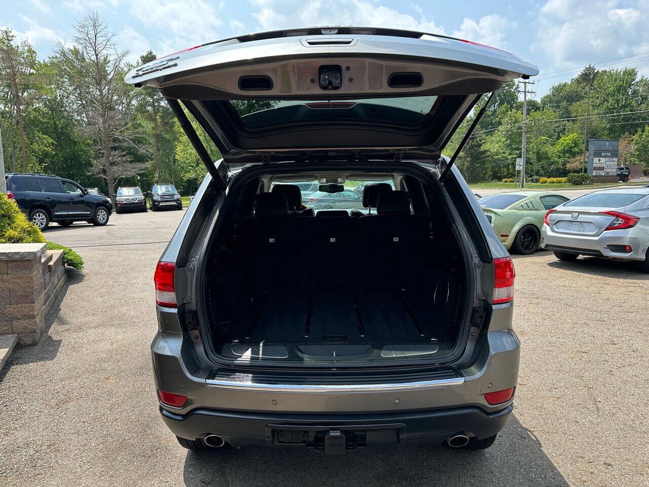 Used 2013 Jeep Grand Cherokee Overland AWD/4WD image 6