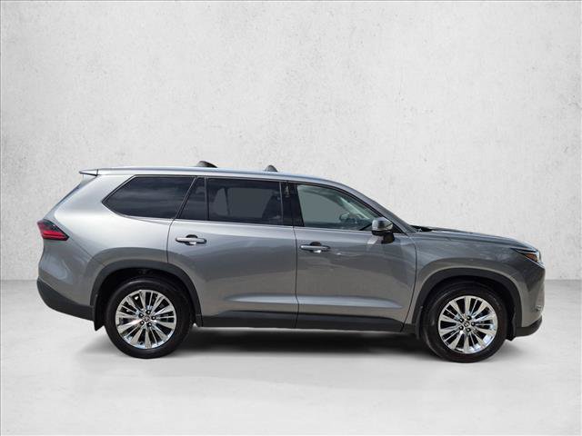 Used 2025 Toyota Grand Highlander AWD image 4