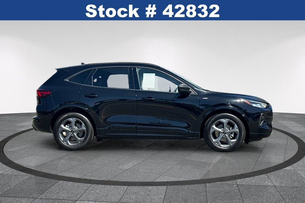 Certified 2024 Ford Escape ST-Line w/ Equipment Group 301A FWD image 3