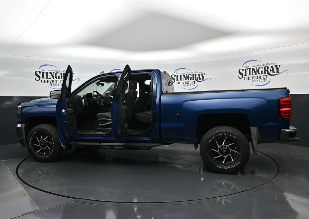 Used 2018 Chevrolet Silverado 1500 LT w/ All Star Edition AWD/4WD image 37