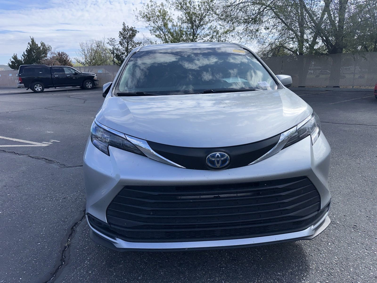 Used 2024 Toyota Sienna LE AWD/4WD image 13
