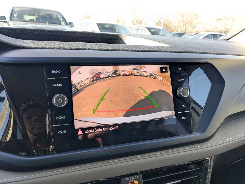 Used 2024 Volkswagen Taos SE image 49