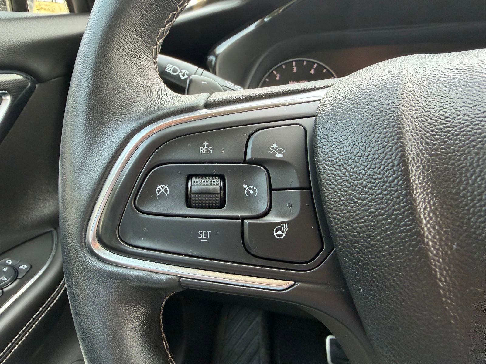 Used 2023 Buick Envision Preferred w/ Sport Touring Package image 14