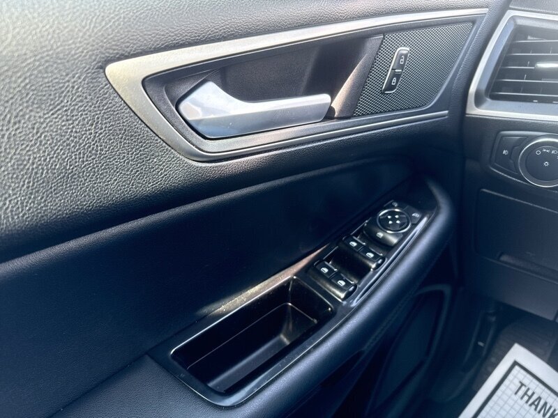 Used 2020 Ford Edge SEL AWD/4WD image 38