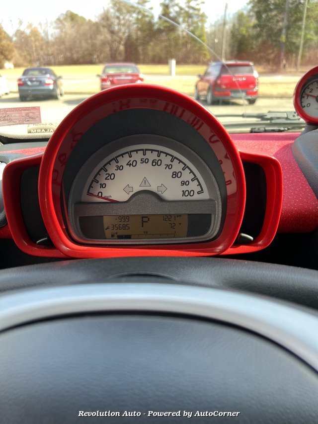 Used 2009 smart fortwo passion RWD image 12