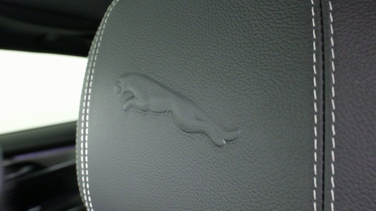 Used 2025 Jaguar F-PACE R-Dynamic S image 40