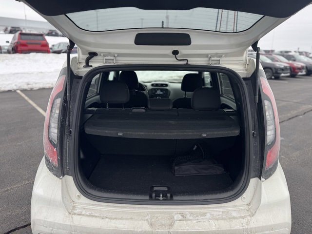 Used 2017 Kia Soul + image 9