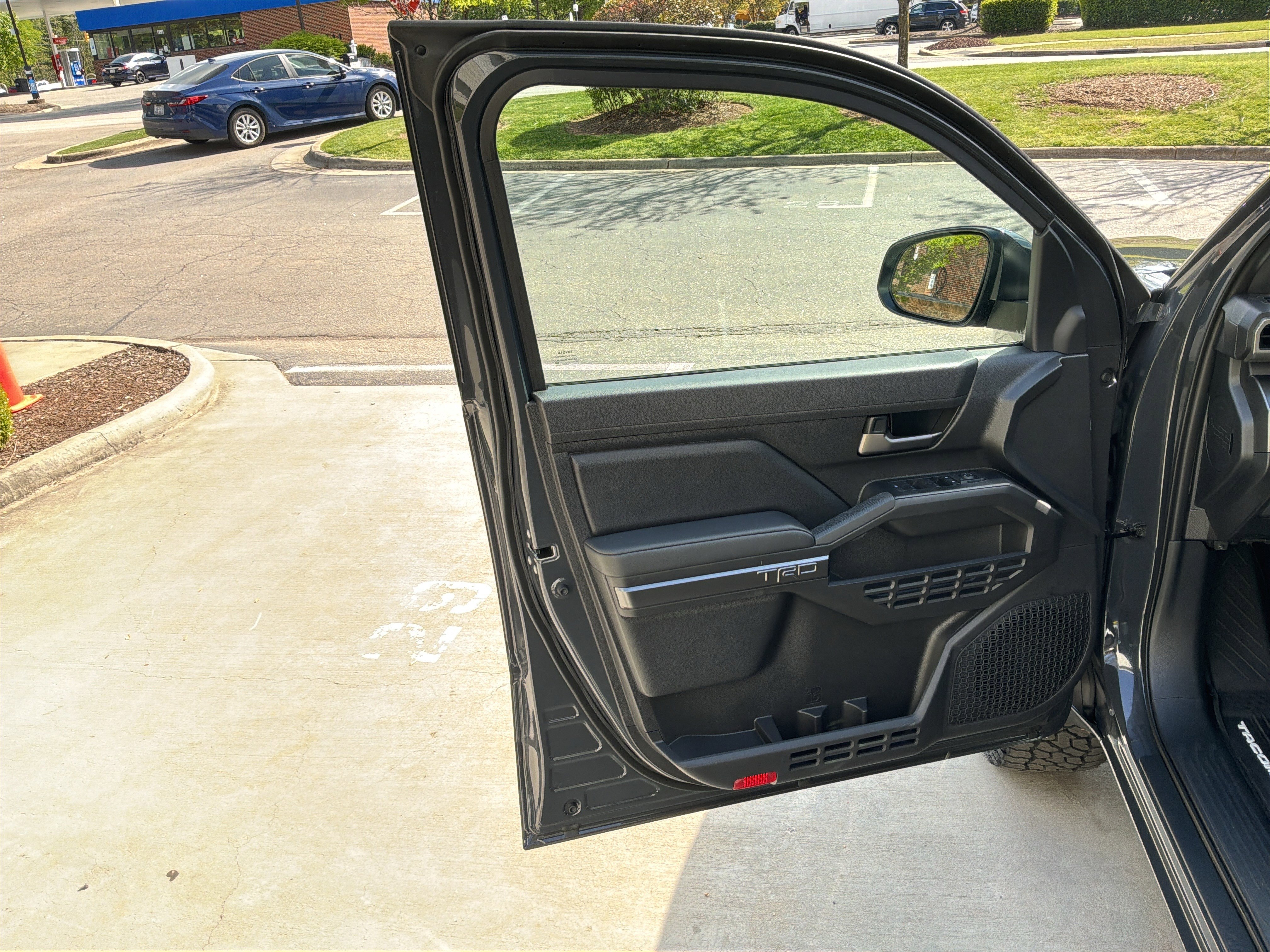 Used 2026 Toyota Tacoma TRD Sport image 14