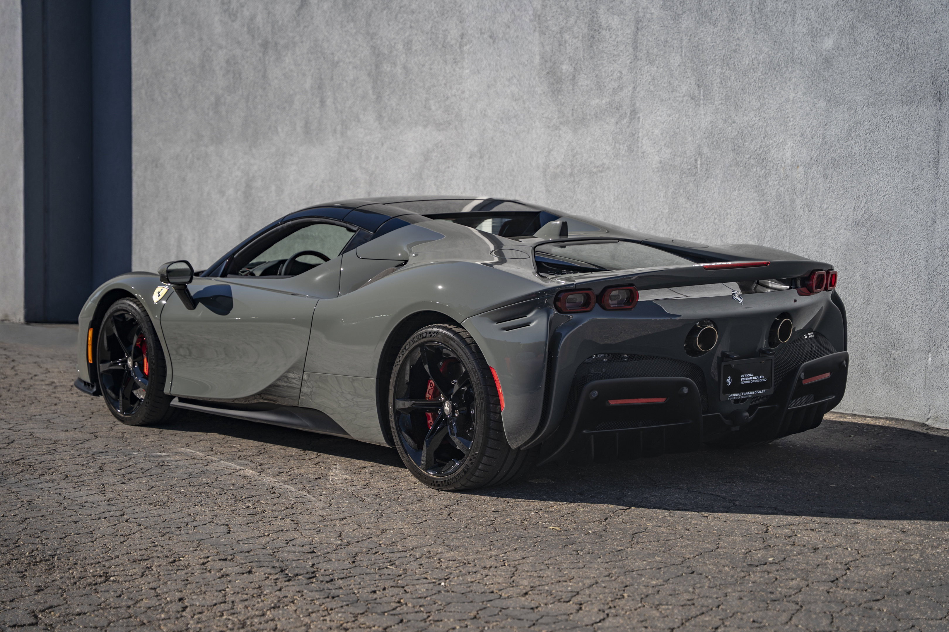 Used 2025 Ferrari SF90 Spider image 17