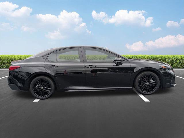 Certified 2025 Toyota Camry SE FWD image 3