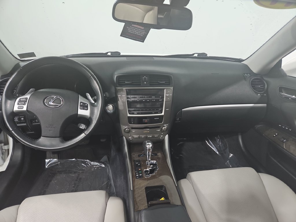 Used 2011 Lexus IS 250C w/ Luxury Pkg RWD image 13