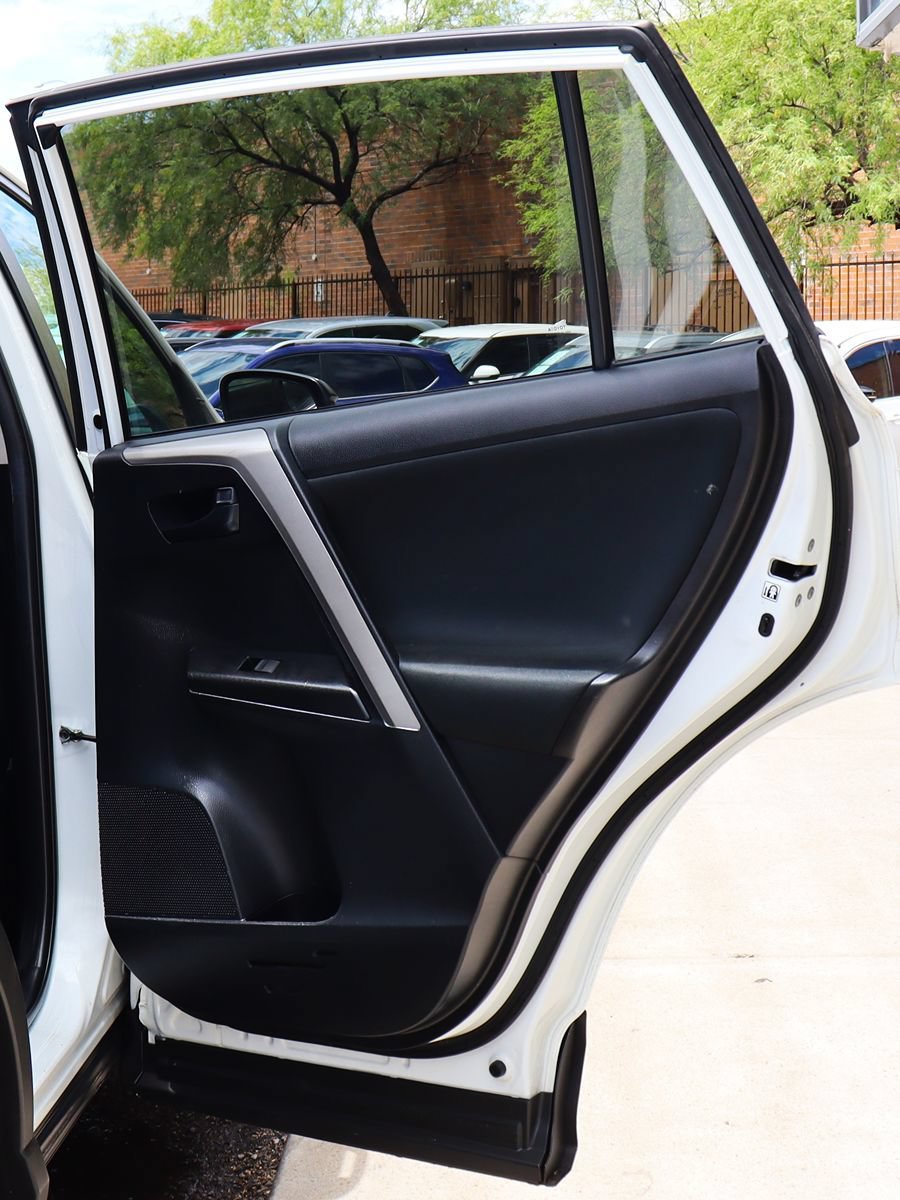 Used 2018 Toyota RAV4 LE w/ All Weather Liner Package FWD image 26