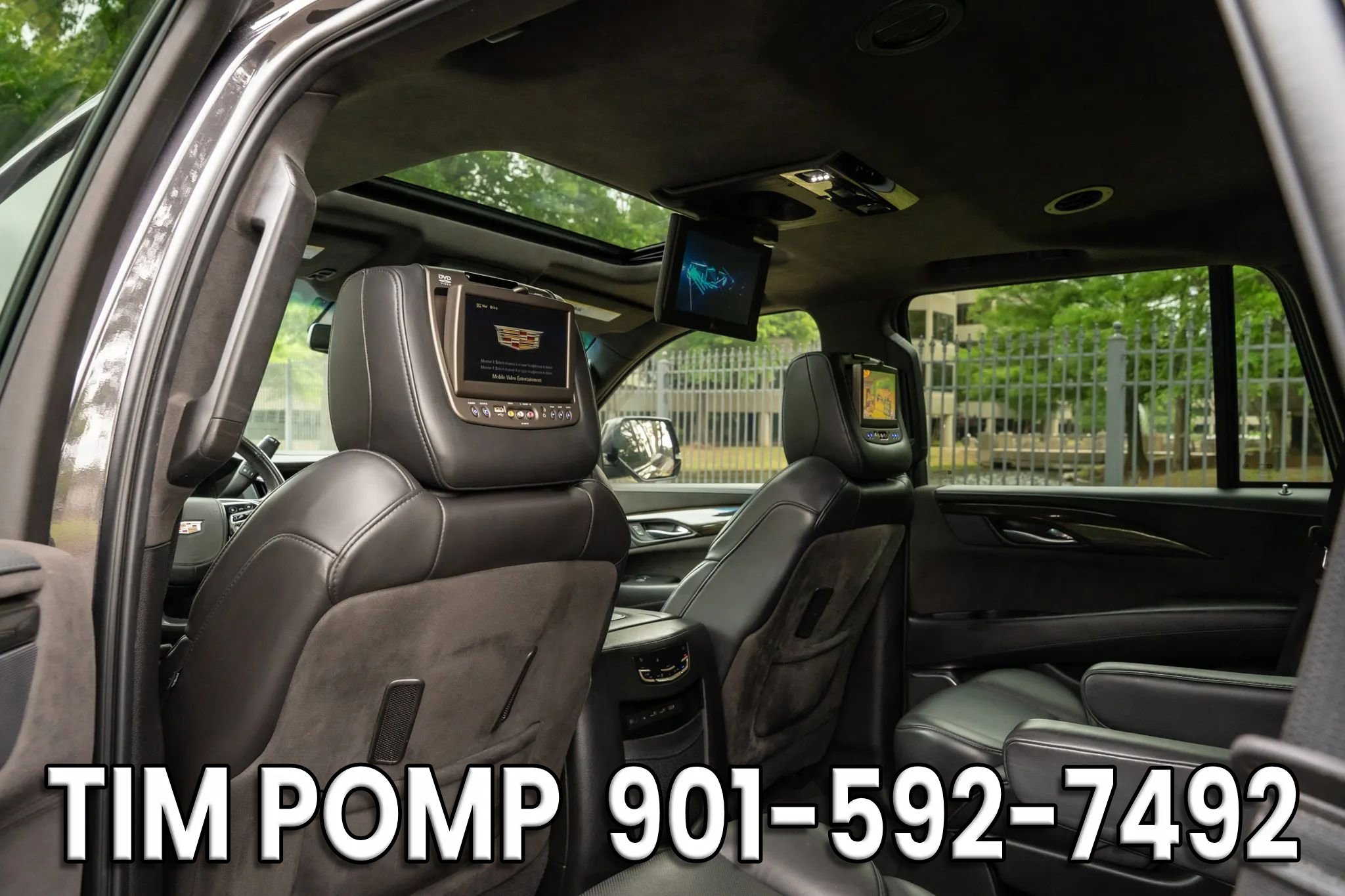 Used 2018 Cadillac Escalade Platinum AWD/4WD image 13