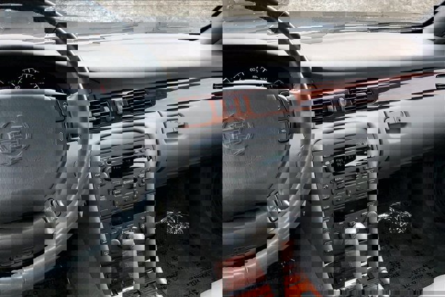 Used 2002 Cadillac Seville SLS w/ Luxury Pkg image 5