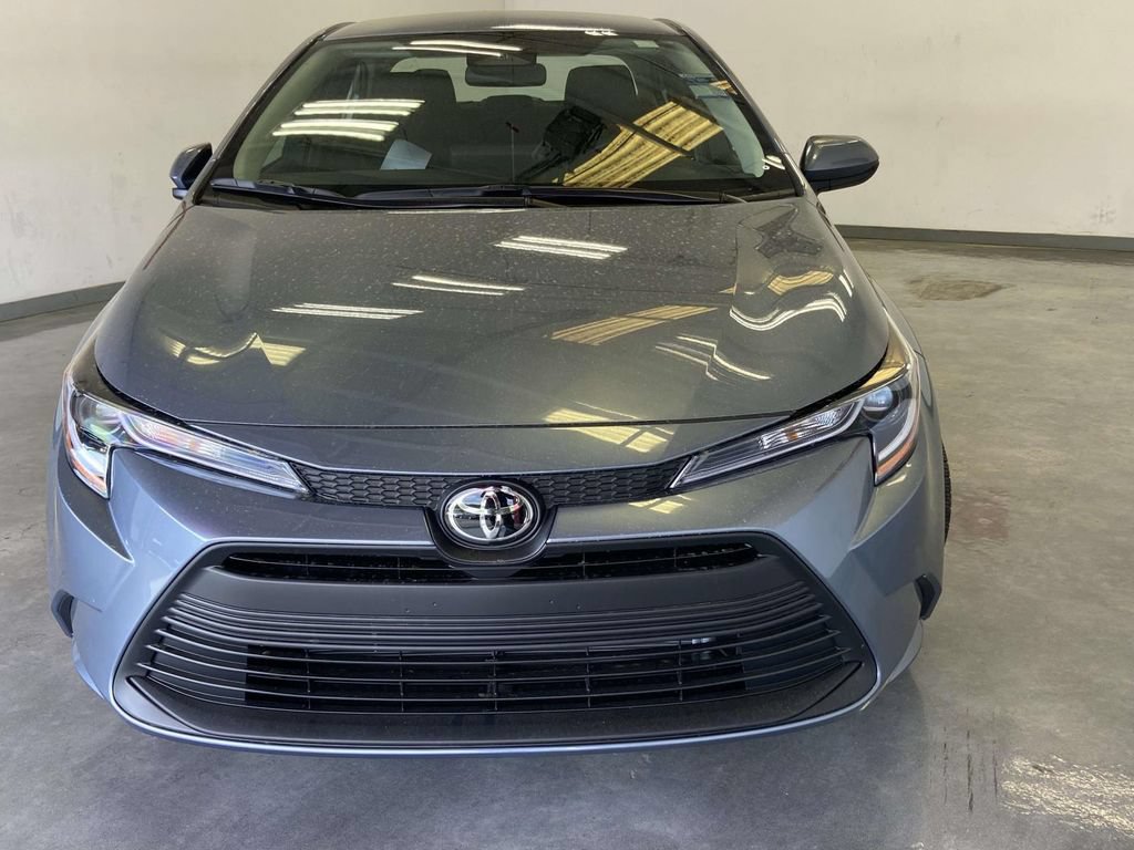 Used 2026 Toyota Corolla LE FWD image 8