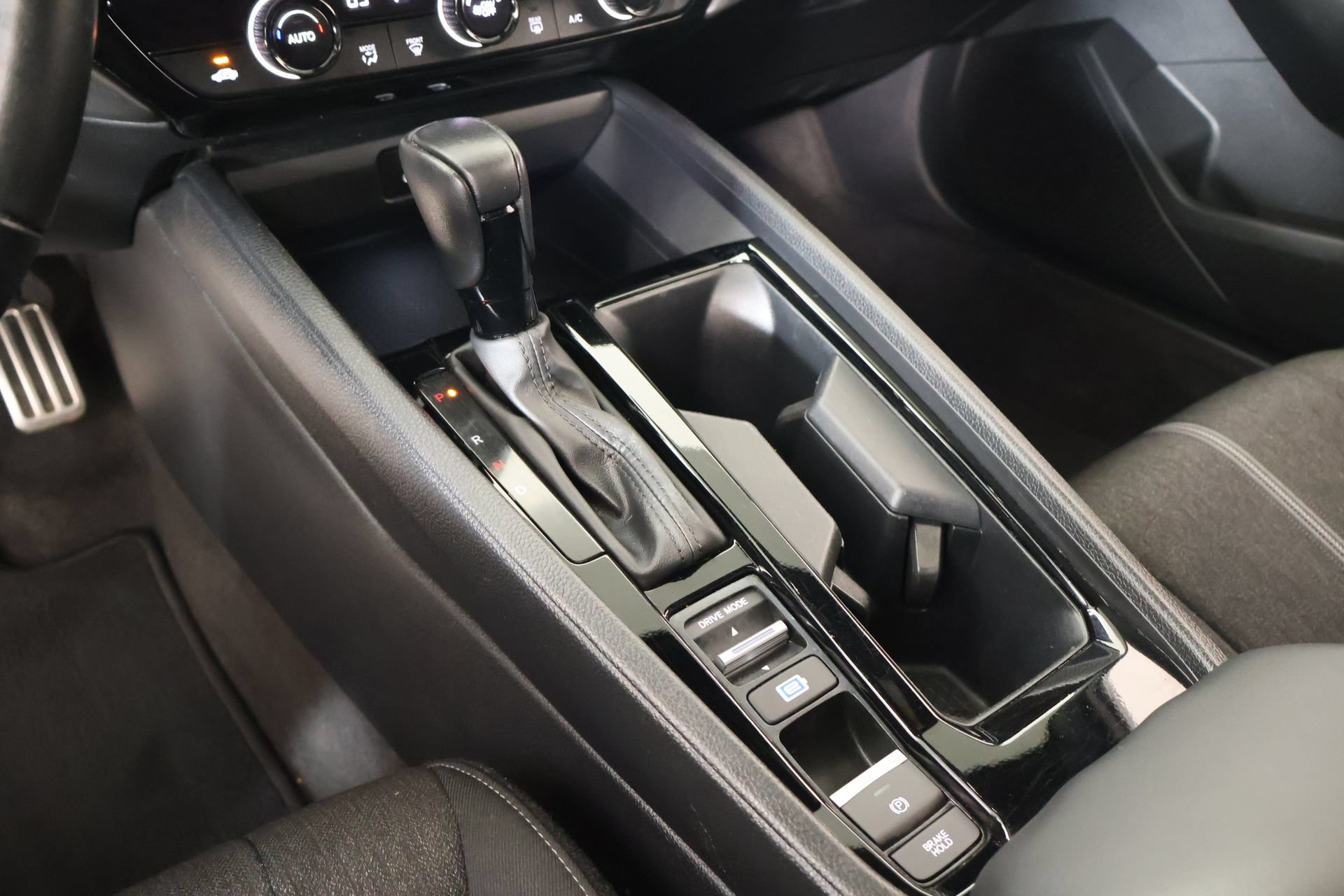 Used 2024 Honda Accord Sport image 7