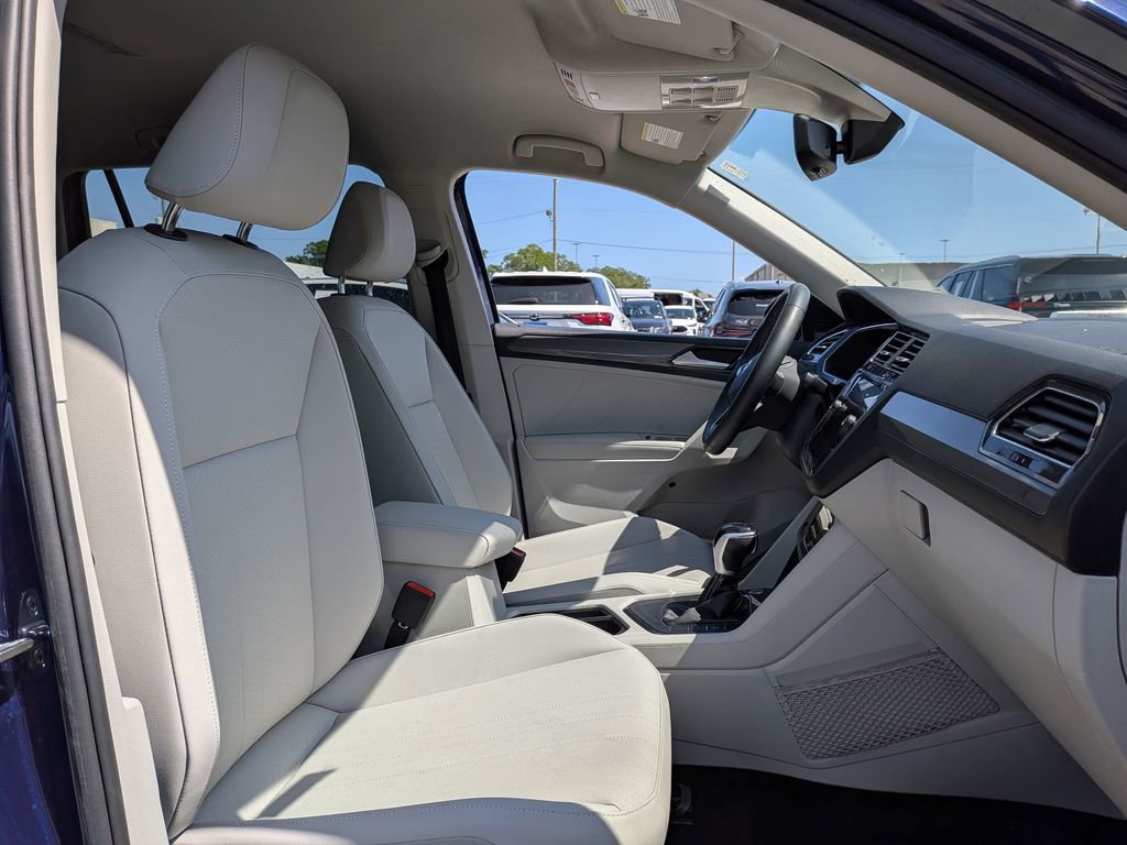 Used 2022 Volkswagen Tiguan SE FWD image 28