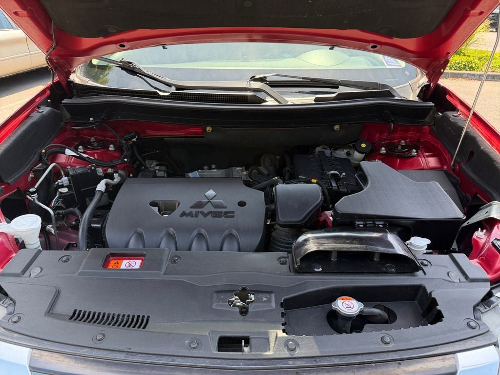 Used 2019 Mitsubishi Outlander SE AWD/4WD image 29