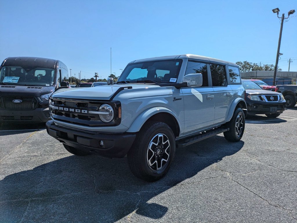 Used 2024 Ford Bronco Outer Banks AWD/4WD image 8