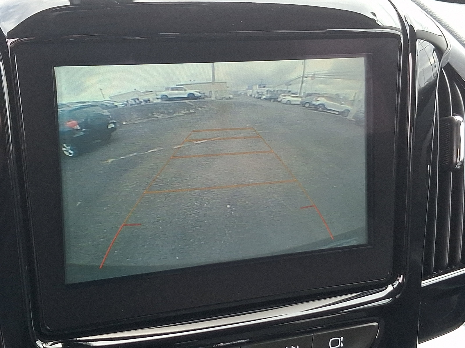 Used 2019 Chevrolet Traverse LT FWD image 20