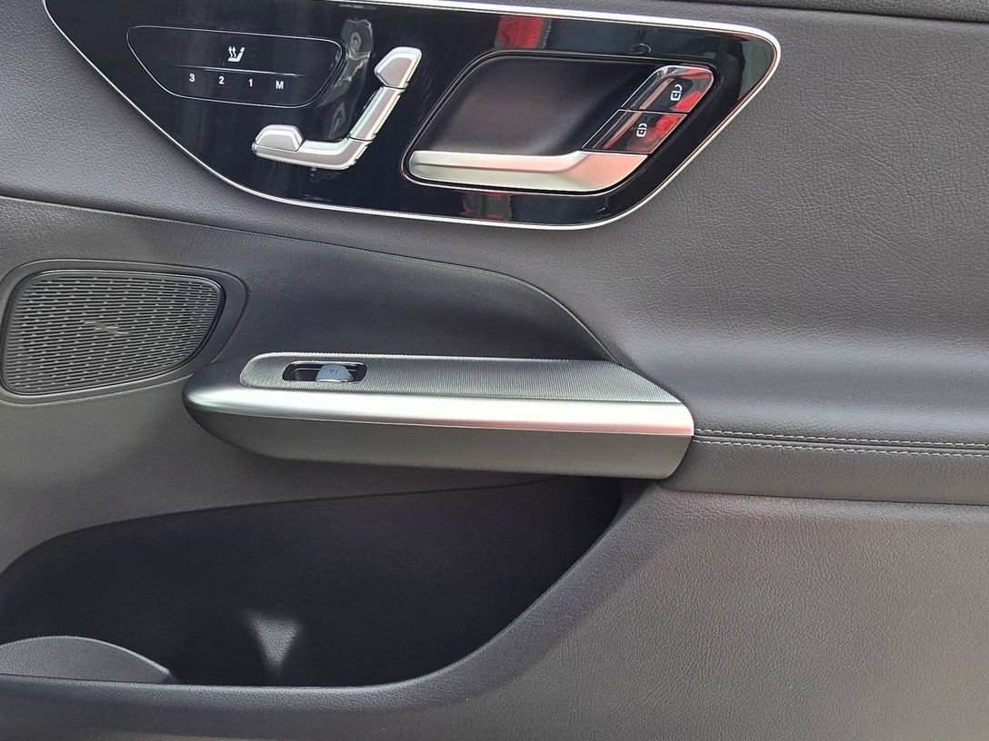 New 2026 Mercedes-Benz GLC 300 4MATIC image 37