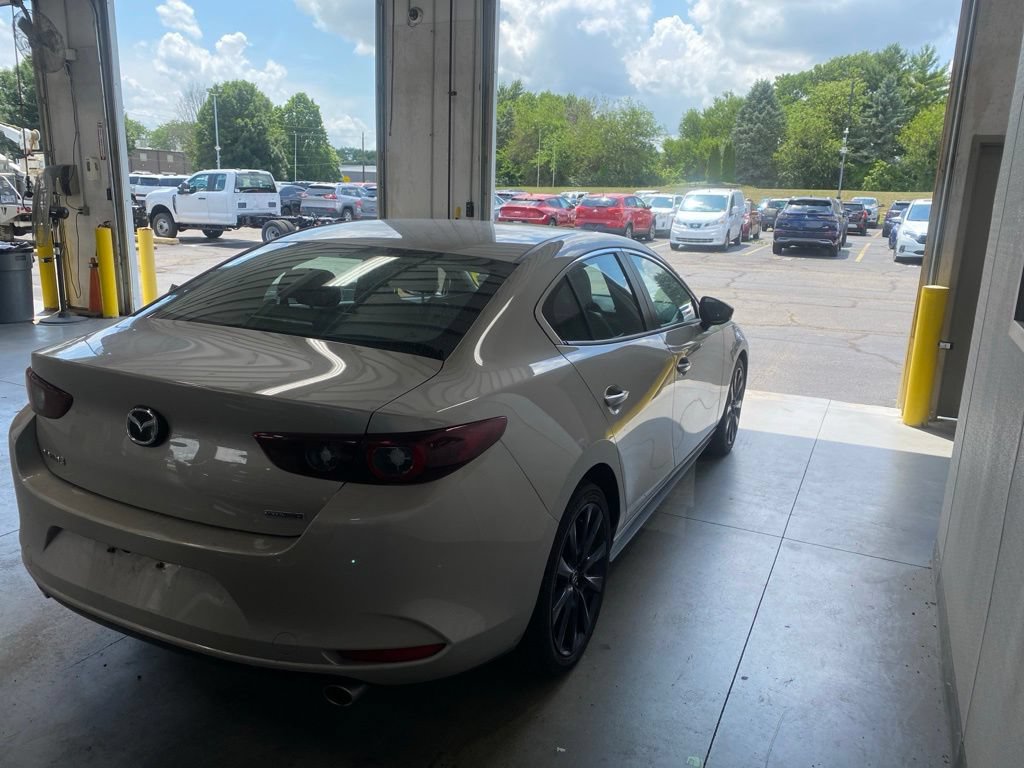 Used 2025 MAZDA MAZDA3 s FWD image 4