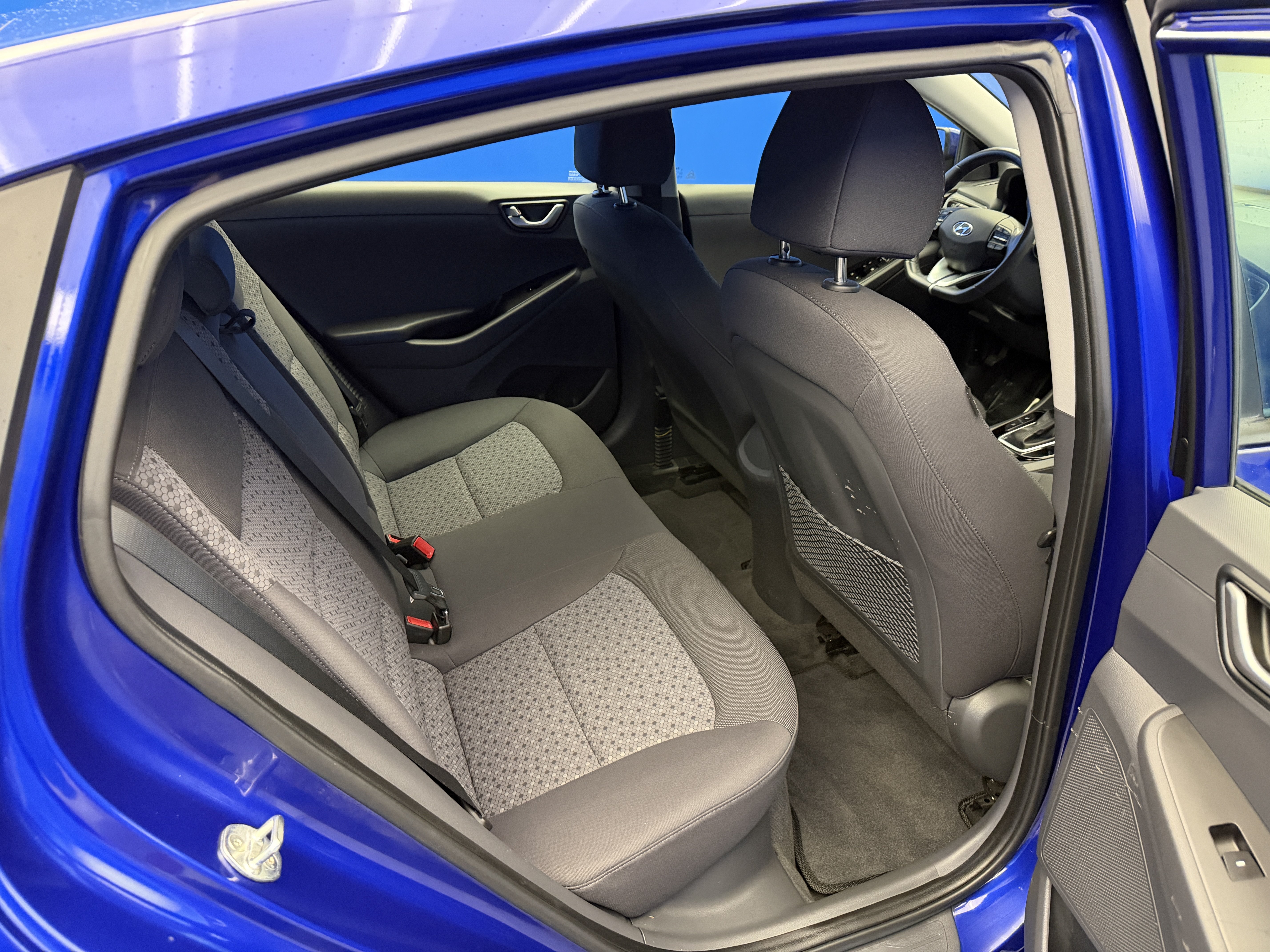 Used 2019 Hyundai Ioniq Plug-In Hybrid FWD image 25