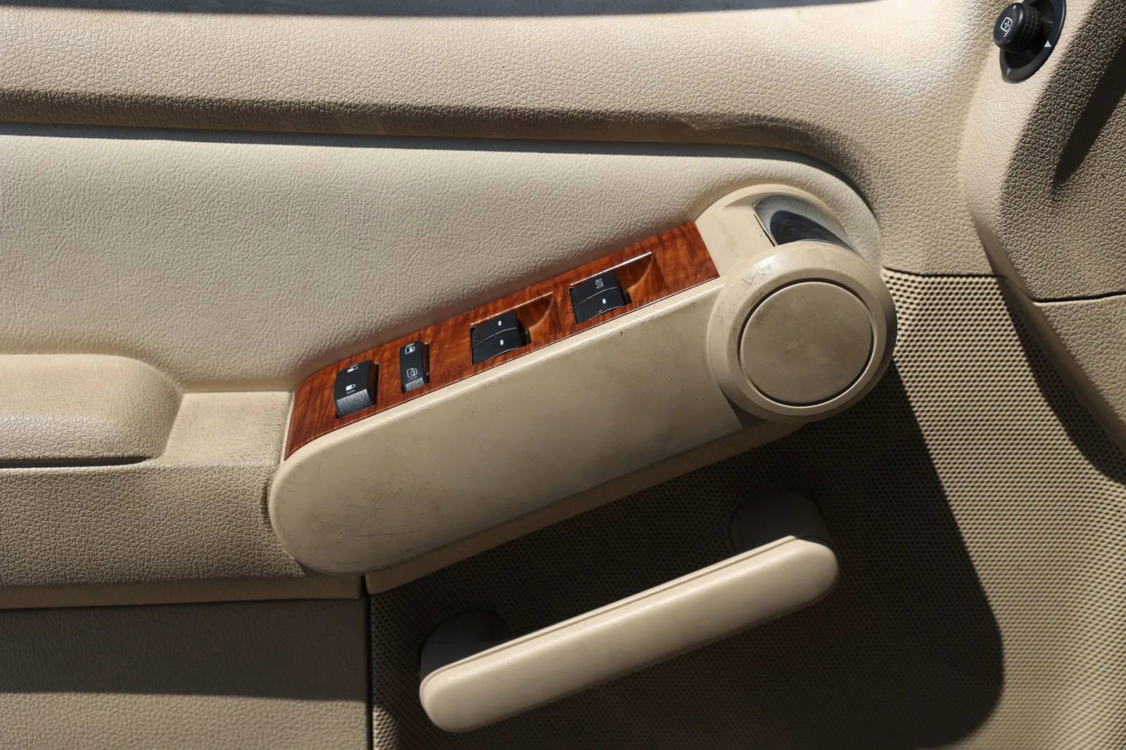 Used 2006 Ford Explorer Eddie Bauer AWD/4WD image 38