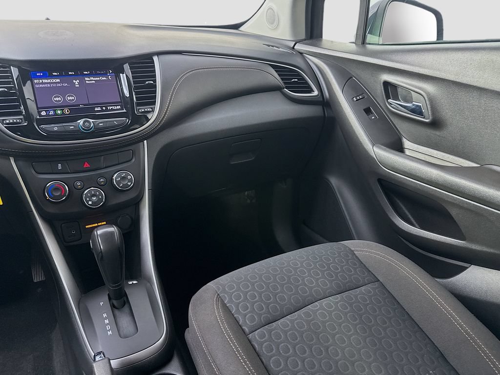 Used 2021 Chevrolet Trax LS w/ Tint and Cruise Package AWD/4WD image 25